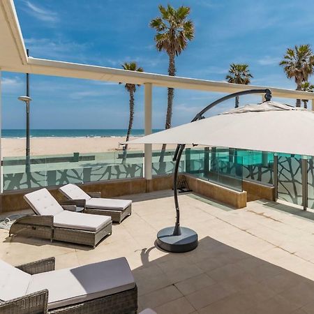 Luxury Beach Front Apartment With Pool Валенсия Экстерьер фото
