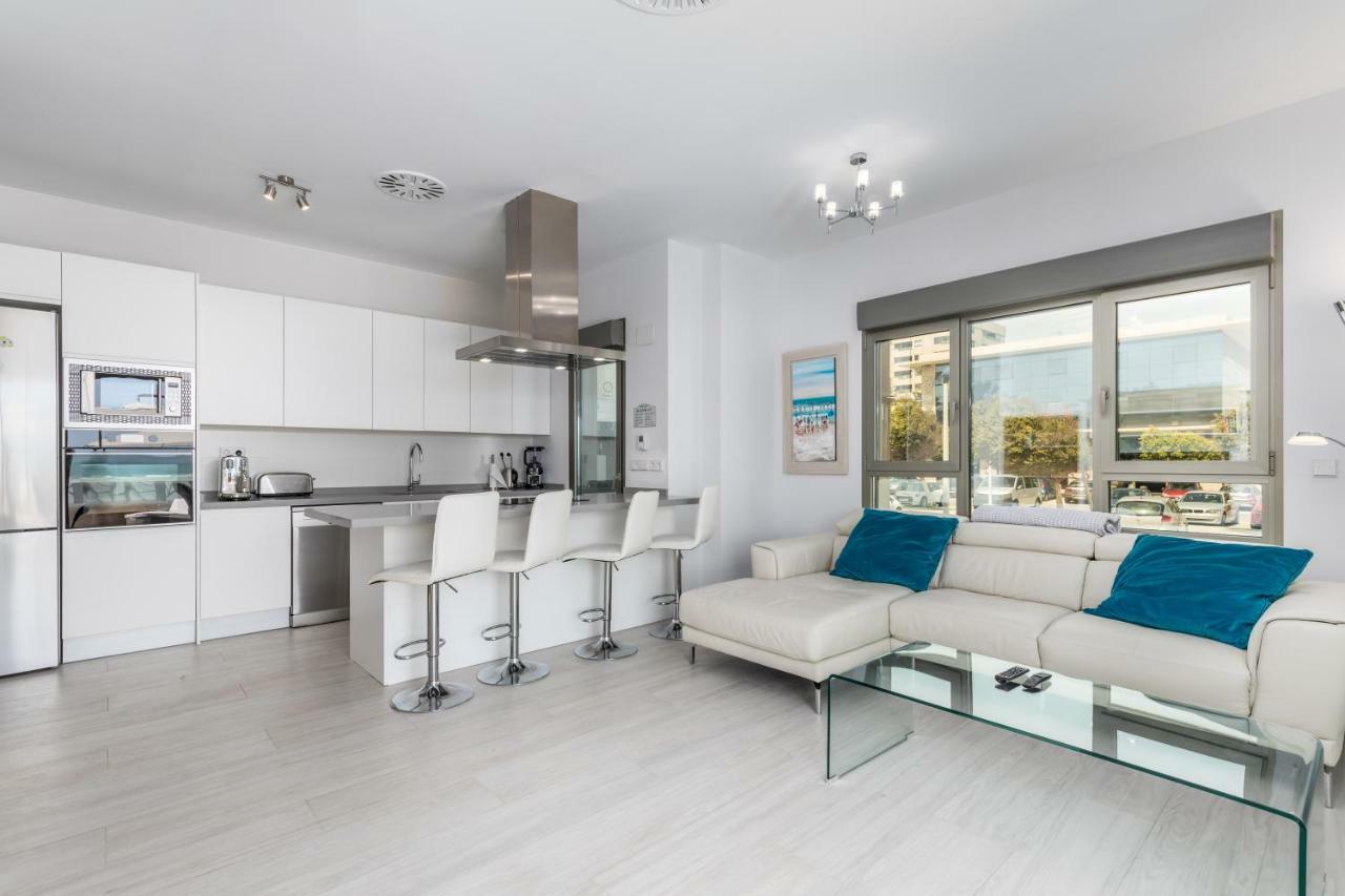 Luxury Beach Front Apartment With Pool Валенсия Экстерьер фото